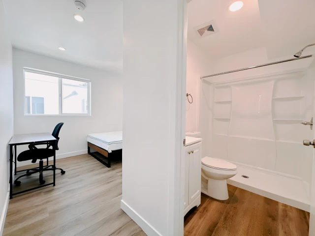 1443 West 37th Drive 3