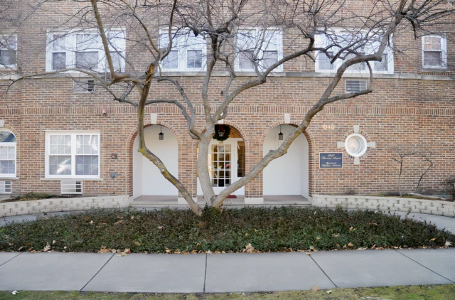 Sherman Apartments - 1940 Sherman 3