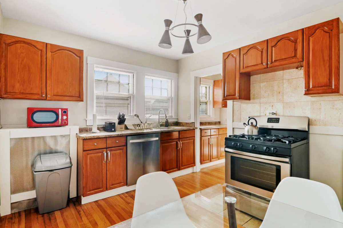15 Governor Winthrop Road - Somerville MA student accommodation