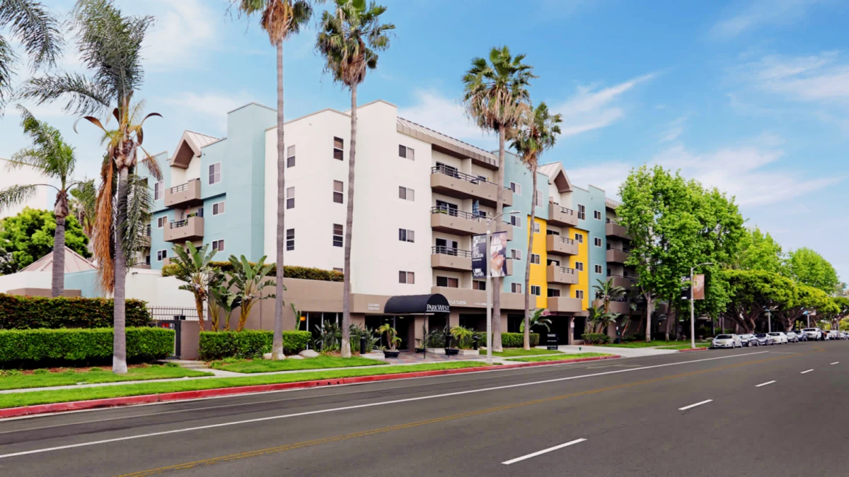 Park West Apartments - Los Angeles student accommodation