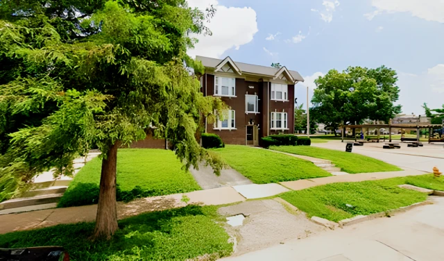 900 Eastgate Ave