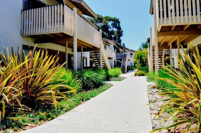 La Jolla Canyon Apartments 3