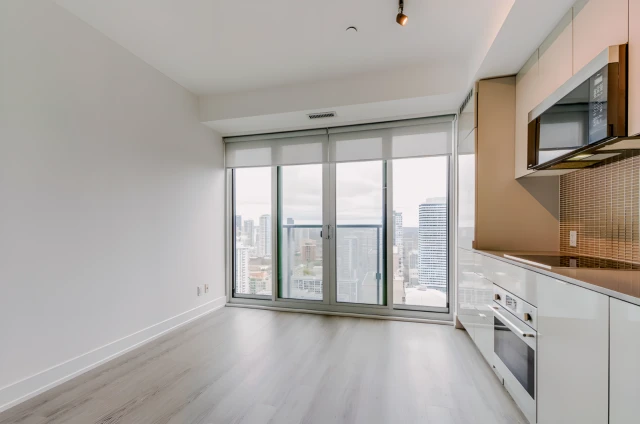 3608 - 7 Grenville St 4