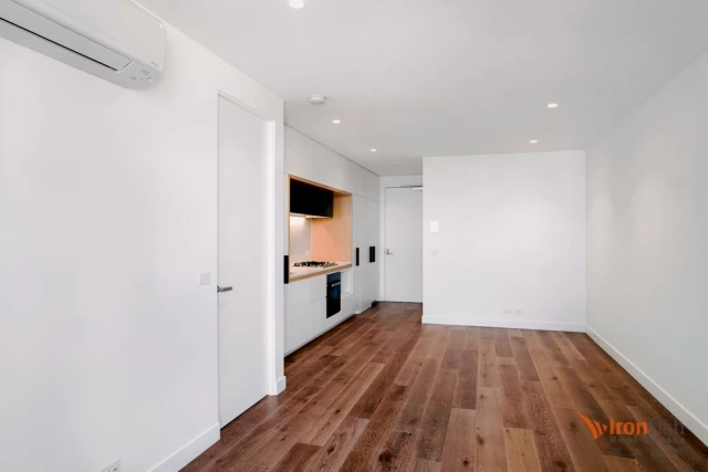 15 Doepel Way, Docklands 1