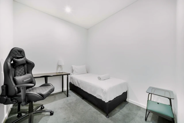 22 Barr Street, Camperdown 2