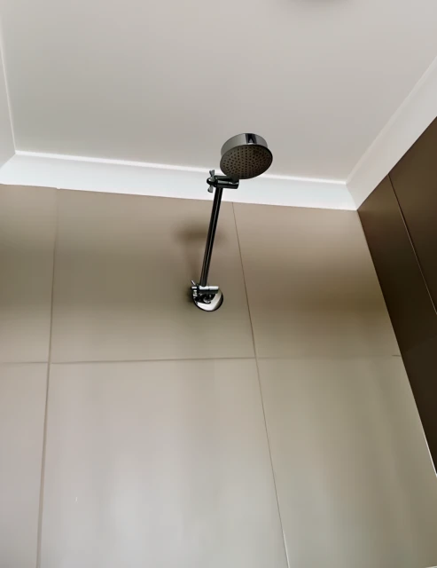 Room 6/68 Coolavin Road 3