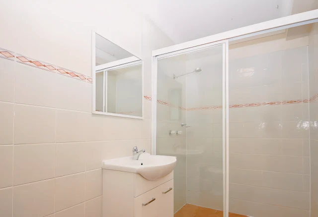 106 Elizabeth St 2
