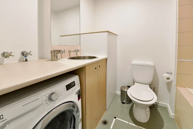 studio near Queen Street 2