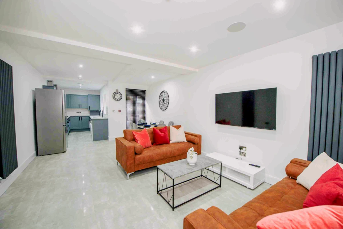 53 Thornycroft Road, L15 0