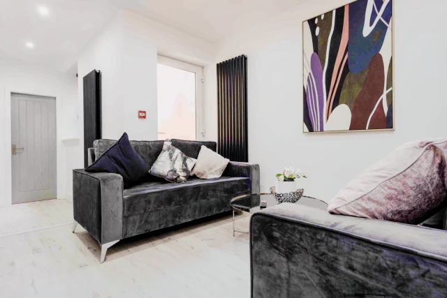 103 Adelaide road, L7 2