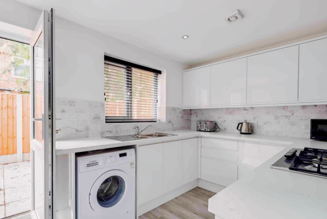 18 Wellington Avenue, L15 1