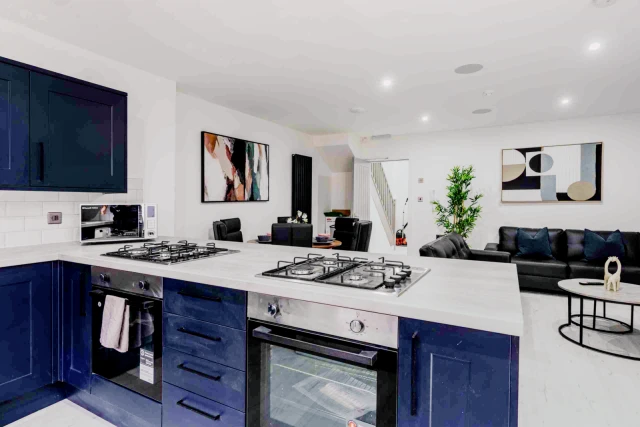 30 Egerton Road, l15 4