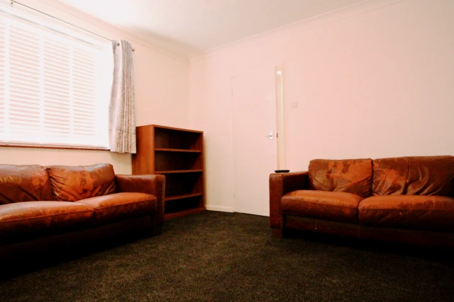 Wakenshaw Road, DH1 1EW 3