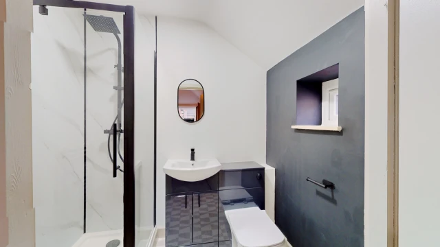 Flat 3, Forest Road, LE11 3NW 3