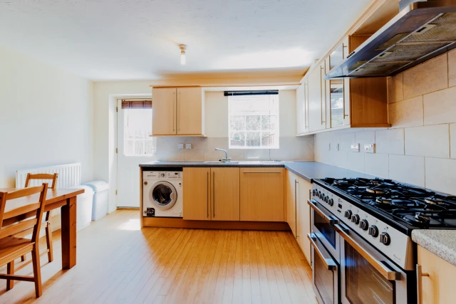 Moorhen Way, LE11 3HH 3