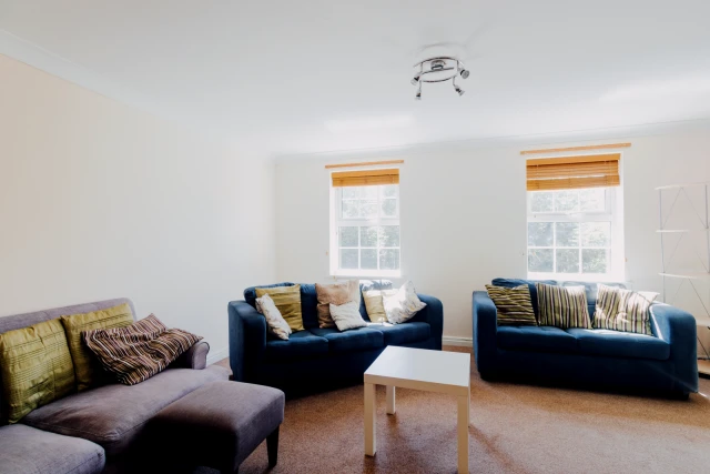 Goldfinch Close, LE11 3HG 3