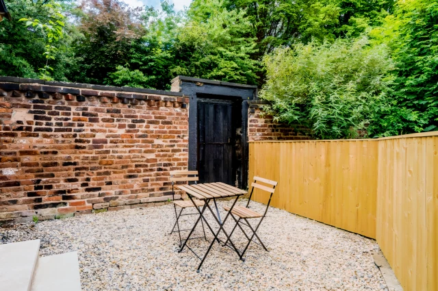 Clarendon Road, LS2 9NN 1