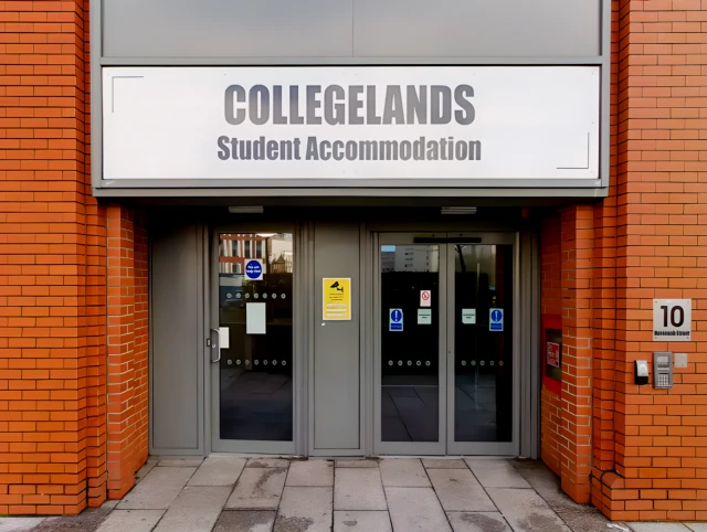 Collegelands 1