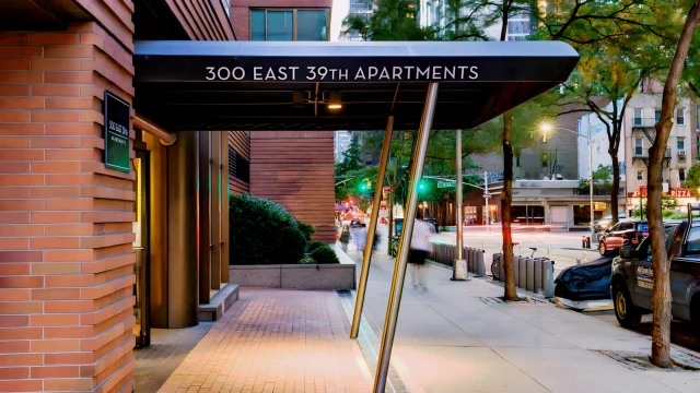 300 East 39th Apartments 1