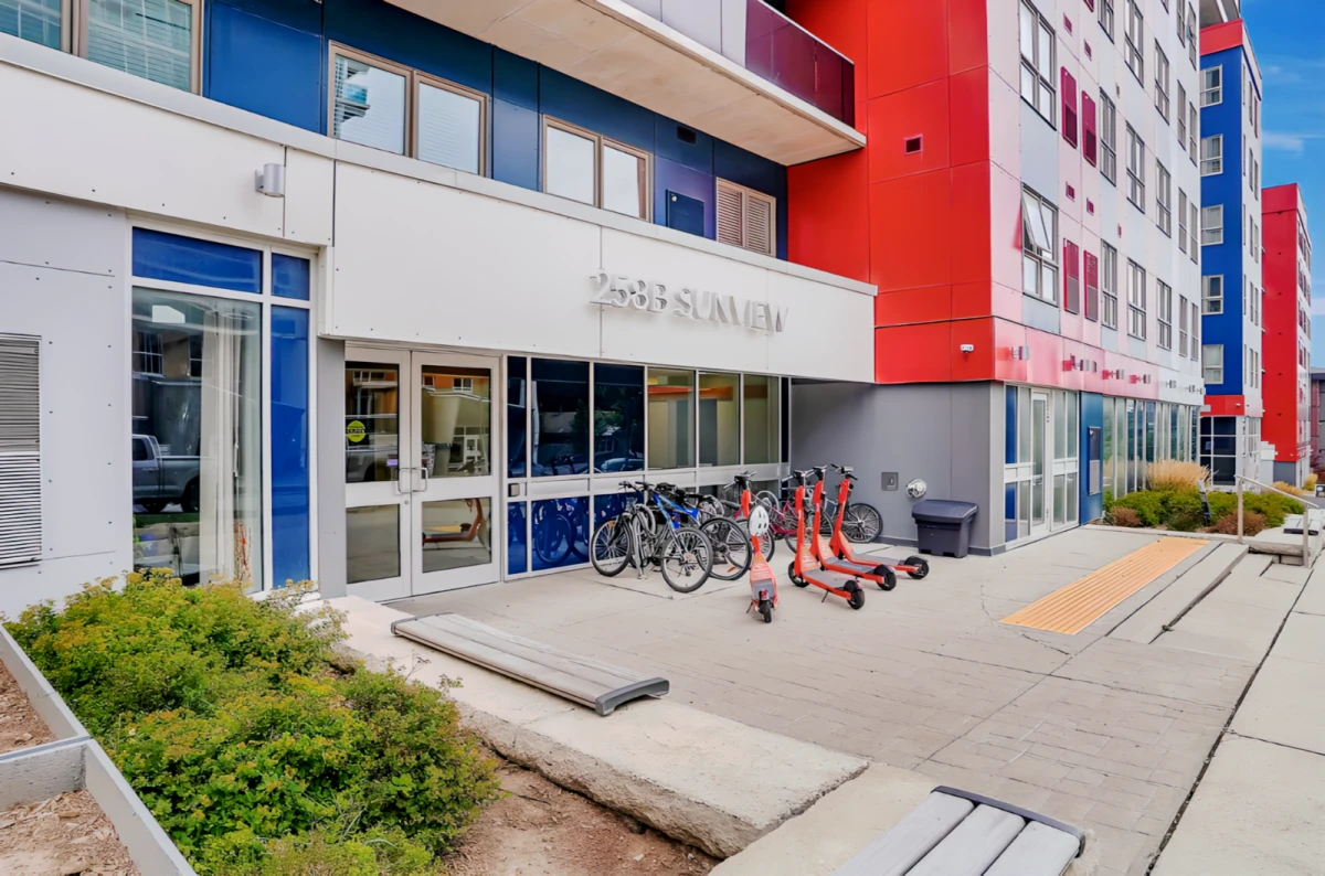 261 - 258B SUNVIEW STREET 0