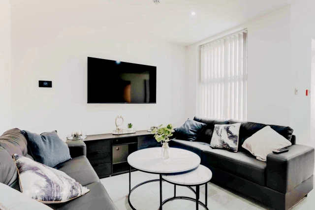 Flat 2, 51 Grosvenor road, L15 1