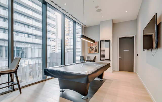 42 Charles St E 1403 3