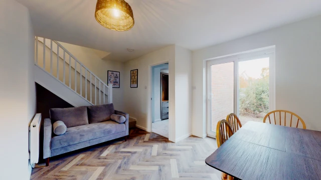 Heron Drive, NG7 2DG 3