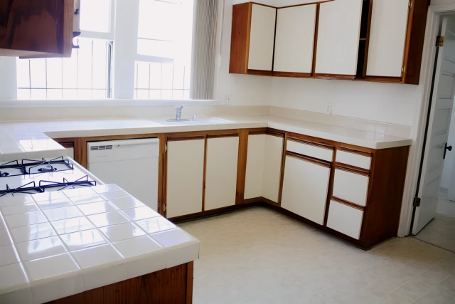 2646 Menlo Ave.  4
