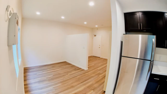 841 W. 23rd St. 4
