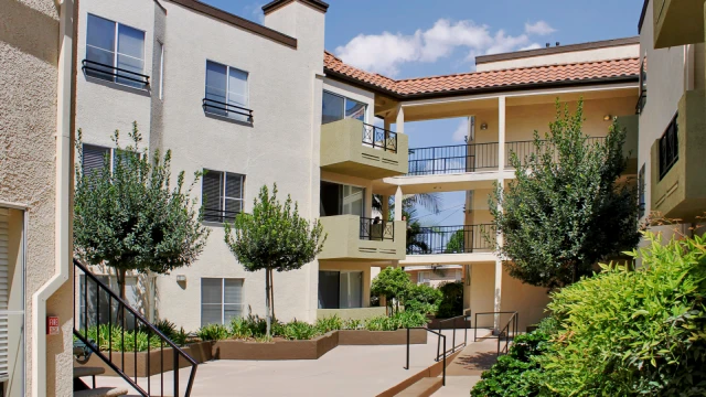Kenwood Mews Apartment 1