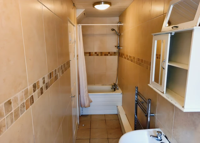 Hyde Park Road 22048# 3