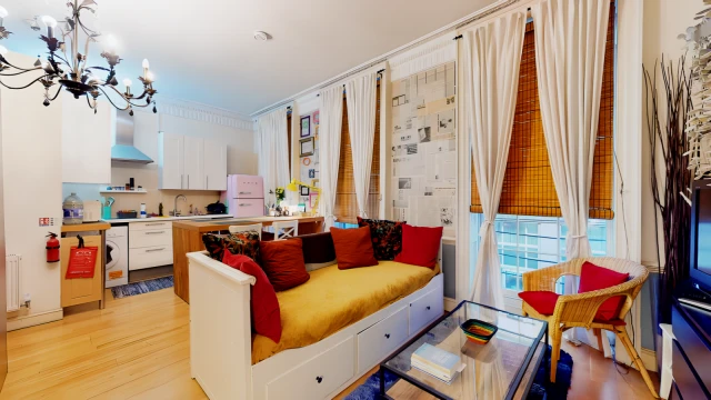 Craven Street 21672# 2