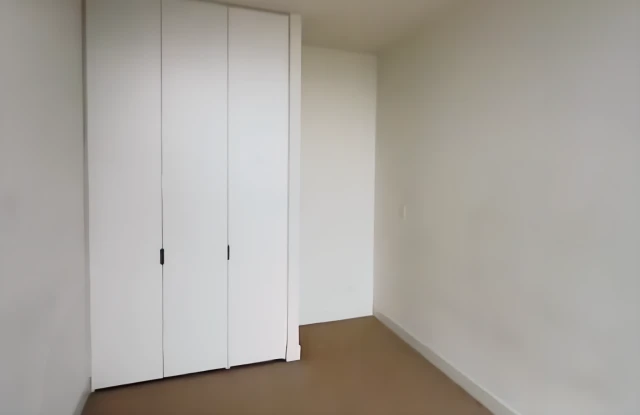 28 Bouverie Street 1