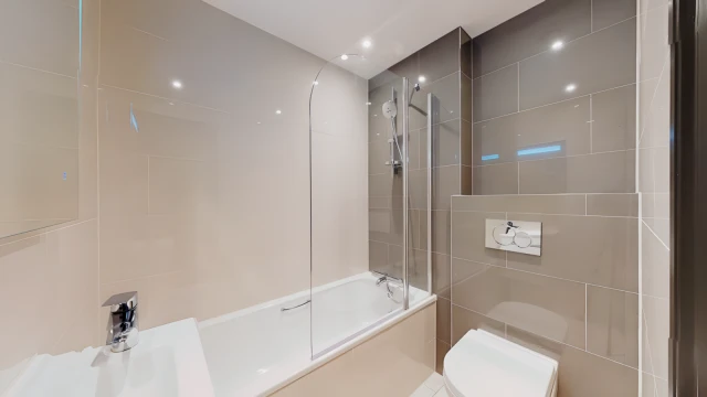 Gloucester Terrace 22400# 4