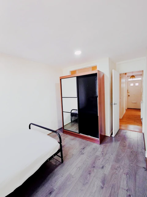 Woolwich 2B1B Flat 1