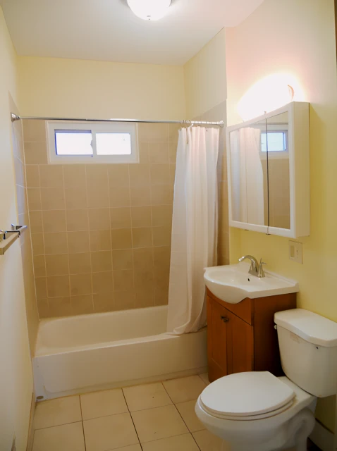 301 Maple St 1