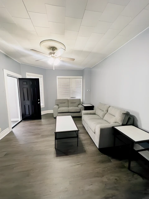 135 Lexington Ave 3