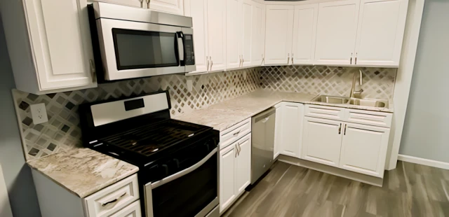 121 Lexington Ave - Syracuse student accommodation - 2 Bed 1 Bath Apartment 2