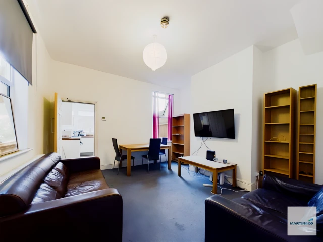 Gregory Boulevard, NG7 6BG 2