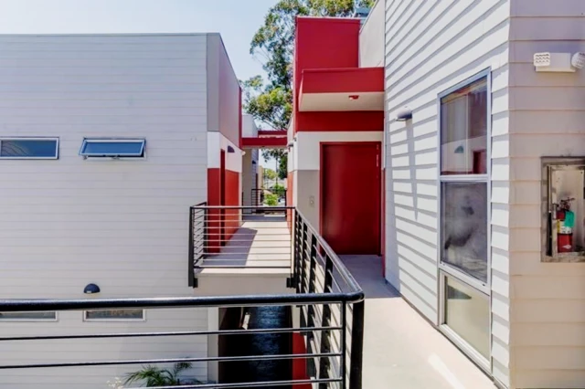 1241 West 37th Place 3