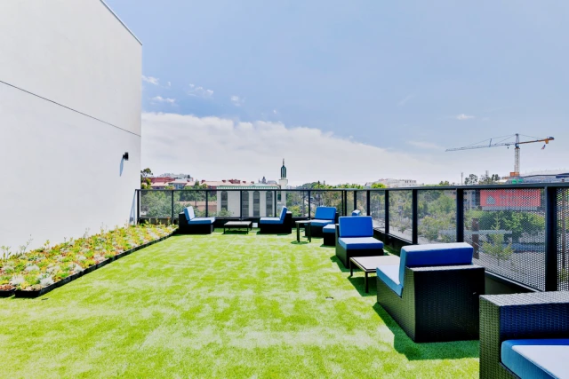 1073 Exposition Blvd 2