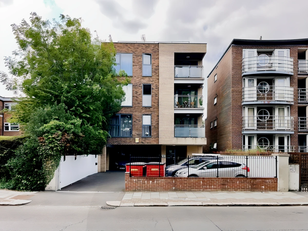 Station Road New Barnet 23724# 0