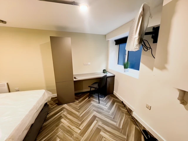 Flat 5, Market Street, NG1 6HY 2