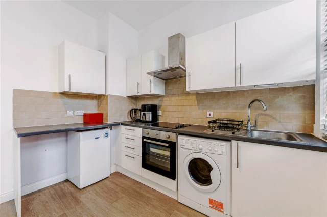 Warwick Road, London 3