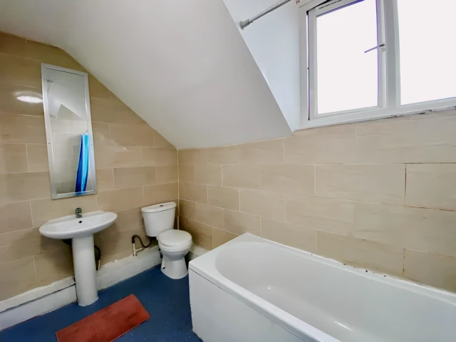Royal Park Avenue 24280# 4