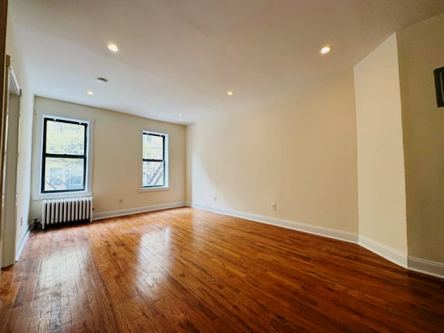 20 Magaw Place 4