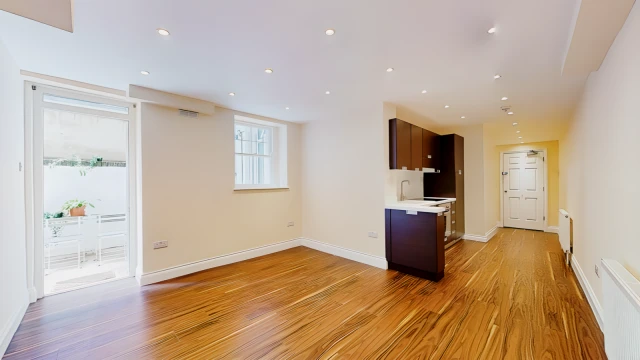 Cromwell Road 24727# 2