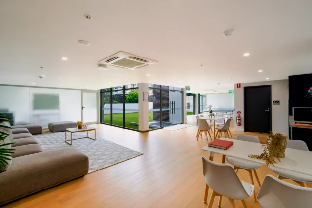 Burwood 4