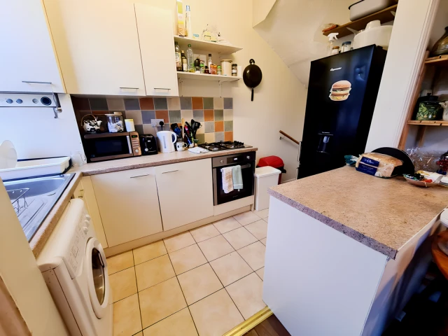 Beechwood Walk 25414# 2