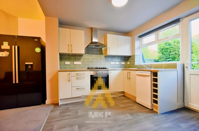 Entire Place·5B2B···144 Lodgehill Road B29 6NG 1